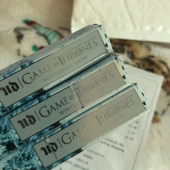 WINTERFELL SNOW EYELINER PENCIL UD GOT NIB - Picture 3 of 4